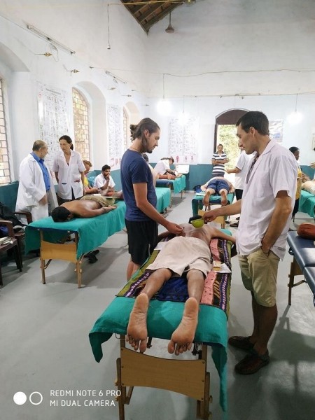 Alumnos en prácticas con pacientes reales · Goa
