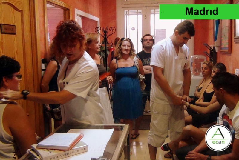 Pacientes por los pasillos