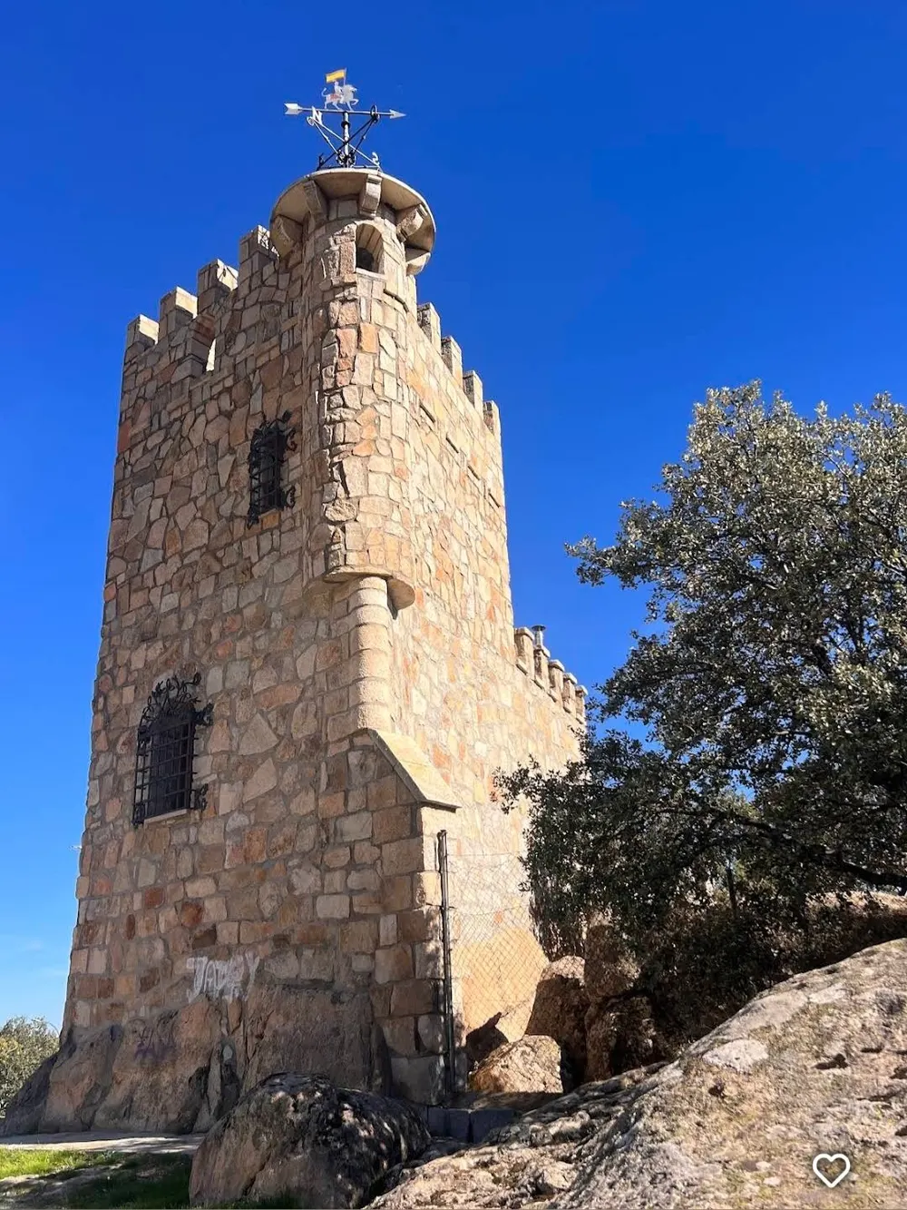 Torre de piedra de la Finca El Castillo