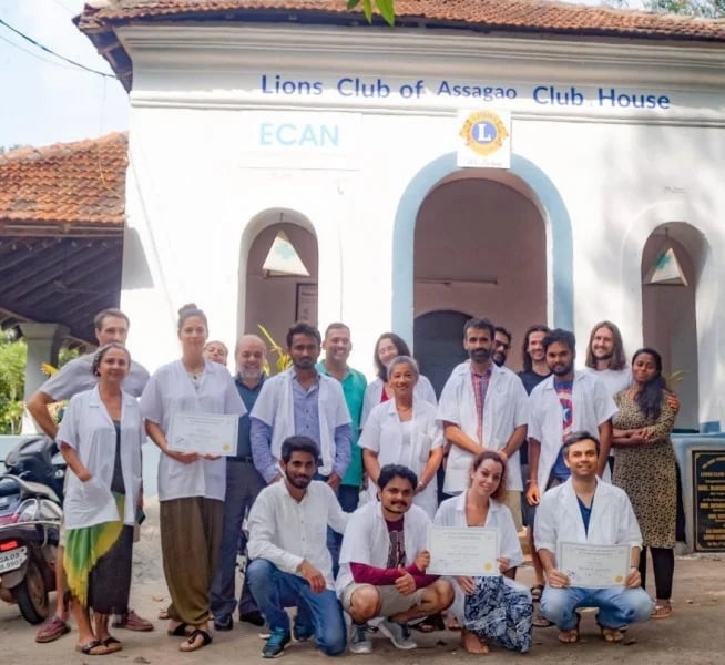 Graduación de alumnos ECAN en el Lions Club de Assagao, Goa